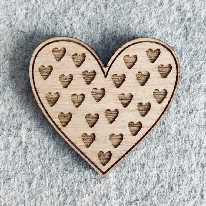 Broche en bois - Coeur