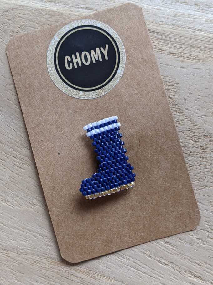 Broche perles Botte Bleue